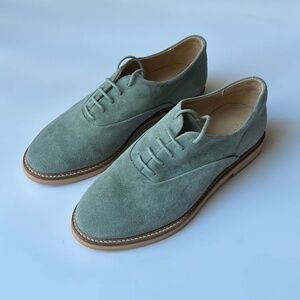 Classic women's Oxford shoes